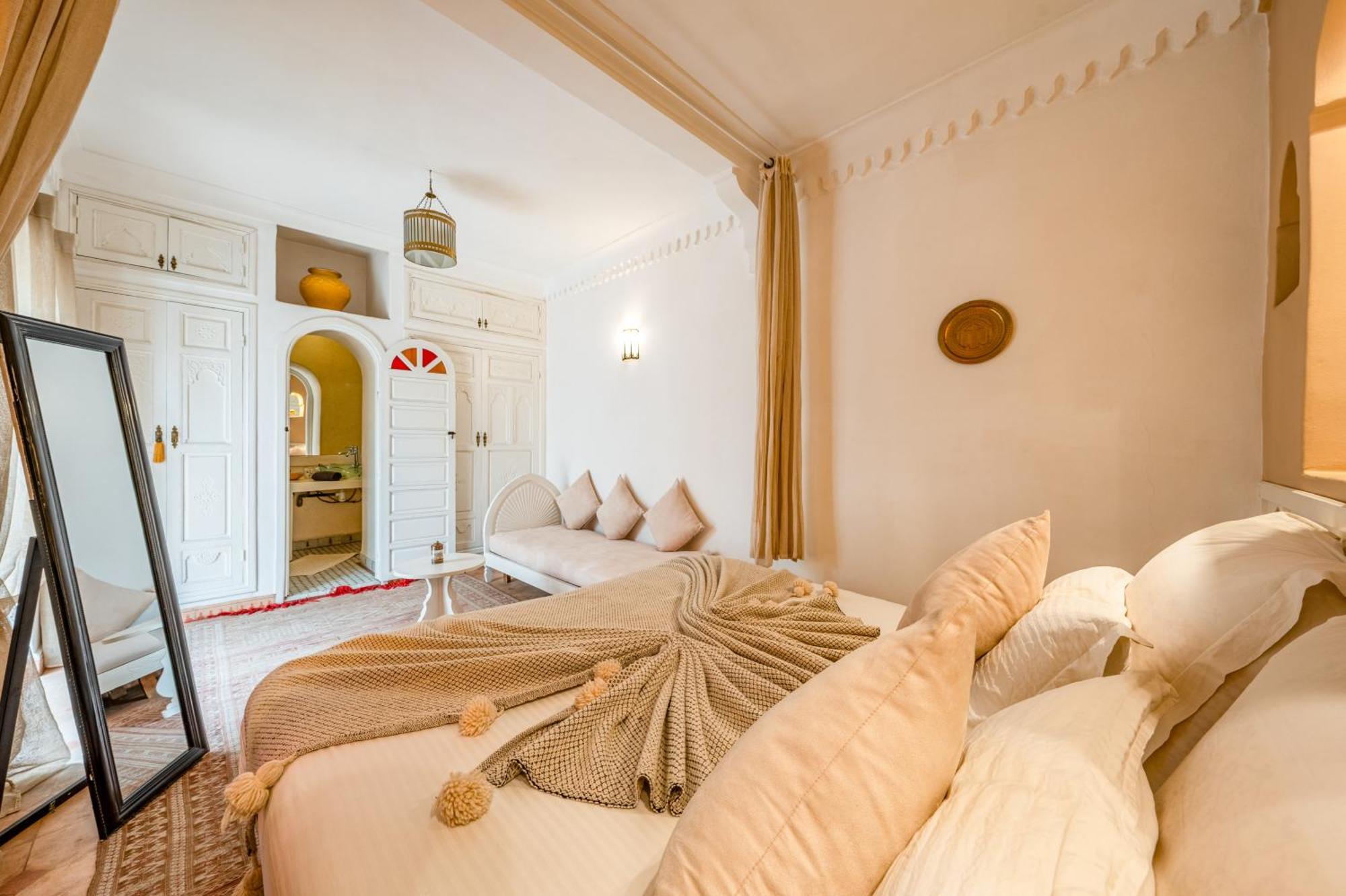 Riad Awinati Location Privatisee ,Piscine Chauffee , Beau Rooftop Marrakesh Eksteriør billede